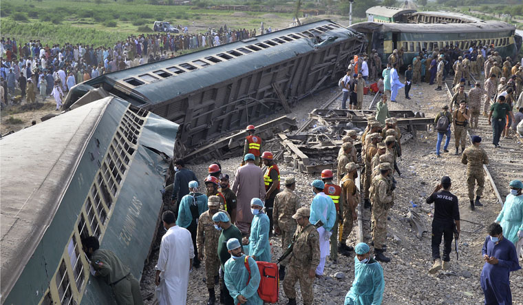 Pakistan Train Crash